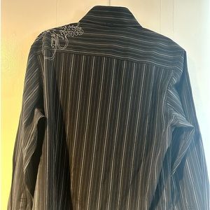 Mens 7 Diamonds Dress Shirt with Embroidery on Shoulder. Size Large.